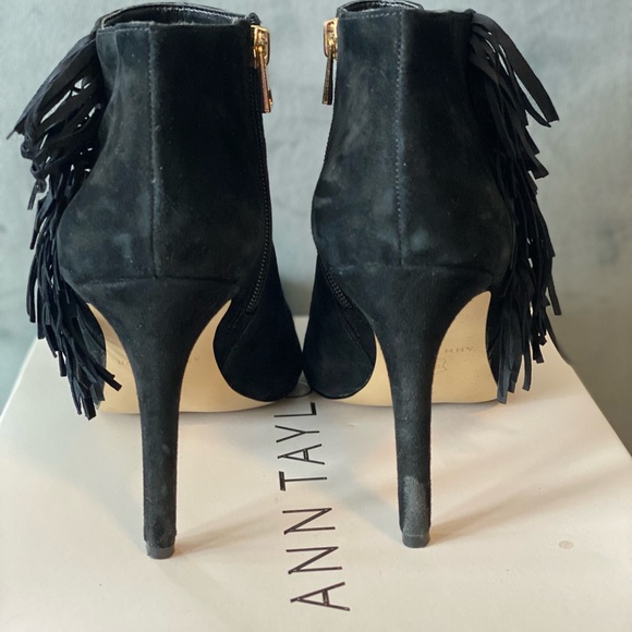 Ann Taylor Sonya Black Fringe Suede Booties. Size 9. - Picture 7 of 7